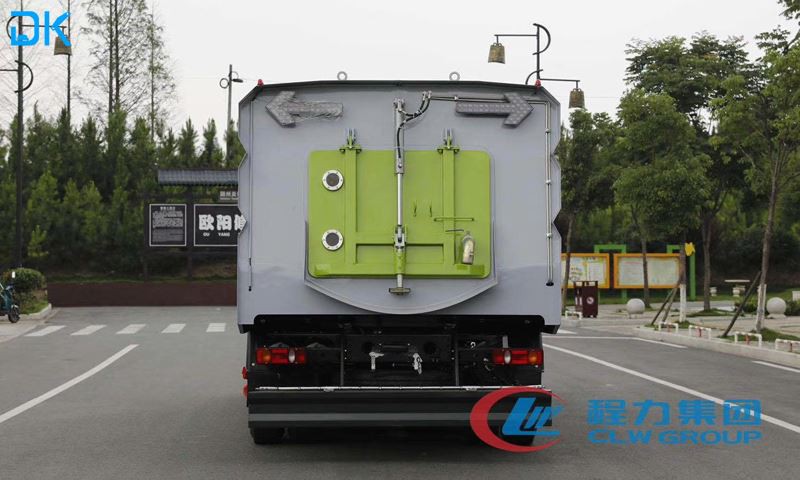 sweeper truck 4