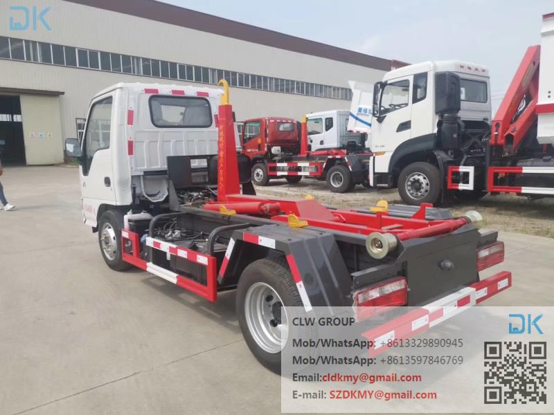 hook arm garbage truck 4